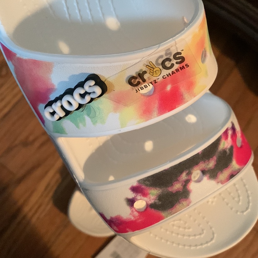 NWT Tie Dye Crocs size 9 - Picture 4 of 10